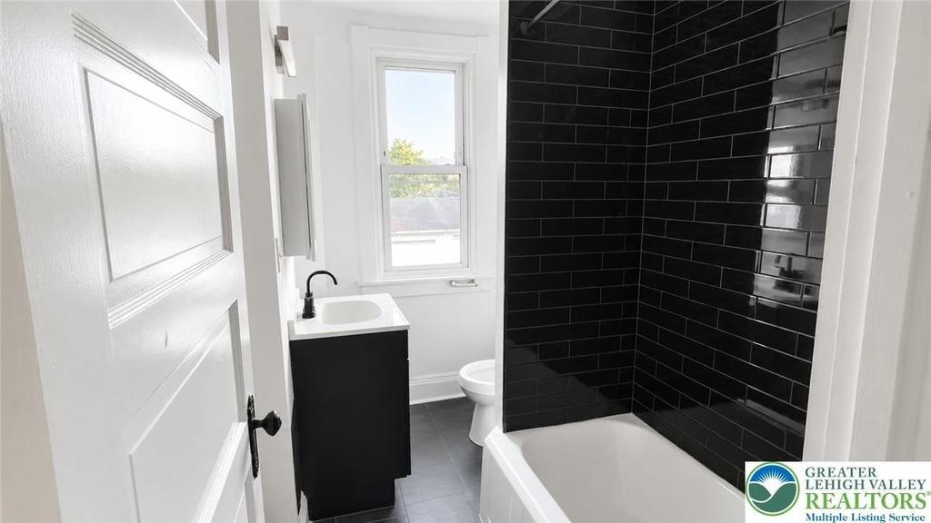 622 Locust - Photo 7