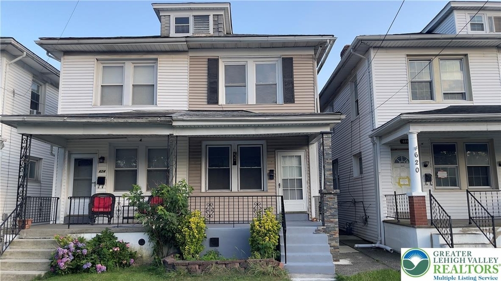 622 Locust - Photo 0