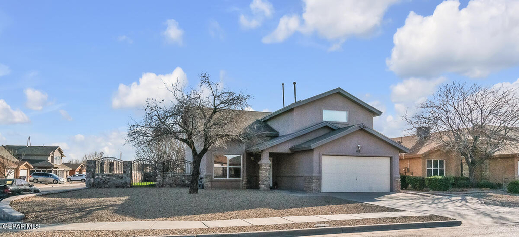 816 Dakota River Avenue - Photo 0