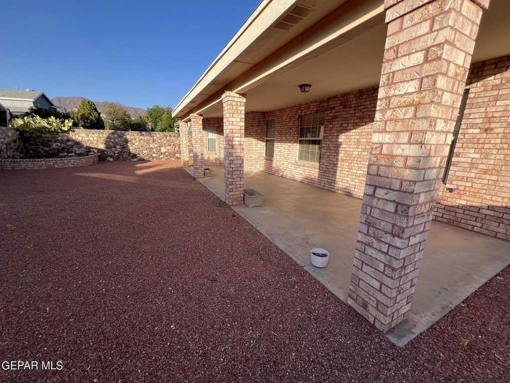 7115 Oval Rock Drive - Photo 25