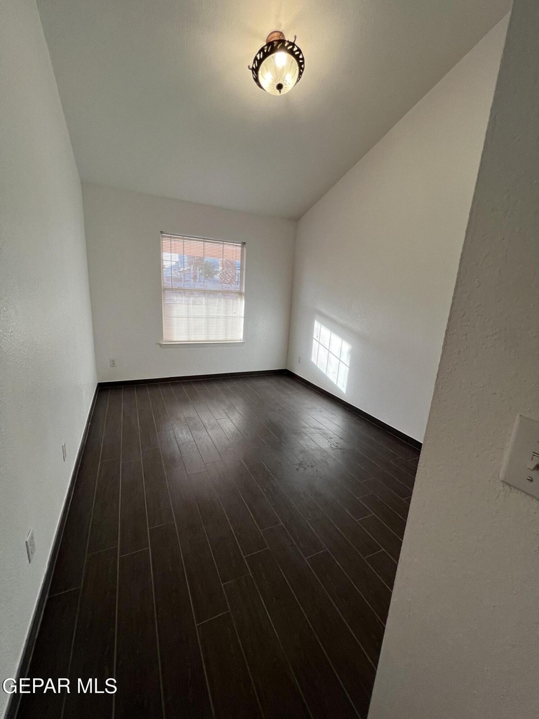 7115 Oval Rock Drive - Photo 15