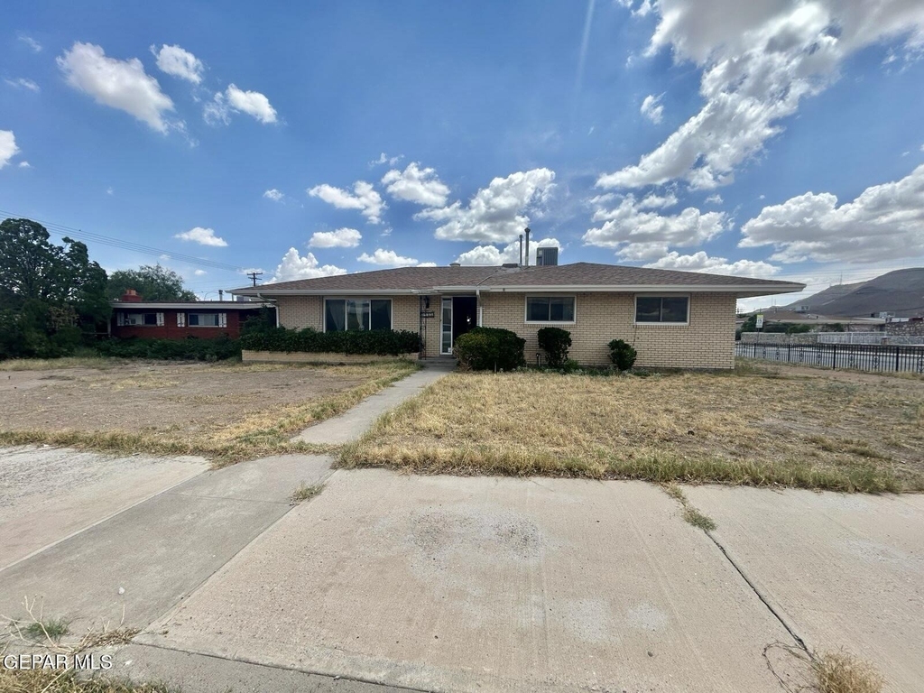 2900 Polk Avenue - Photo 0