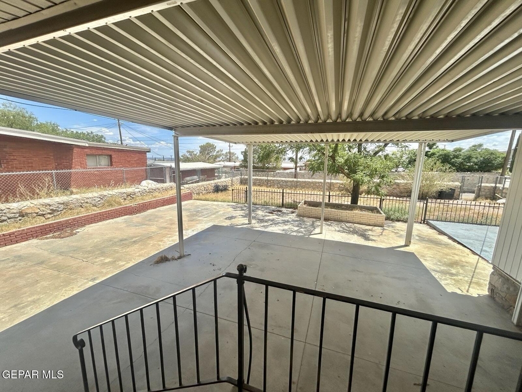 2900 Polk Avenue - Photo 13
