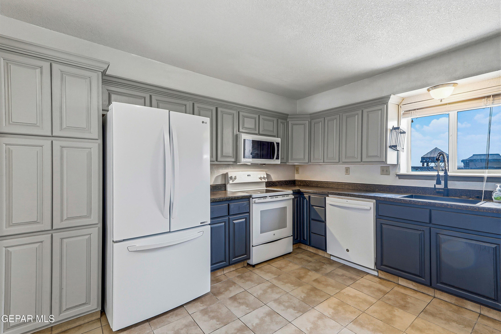 4433 N Stanton Street - Photo 49