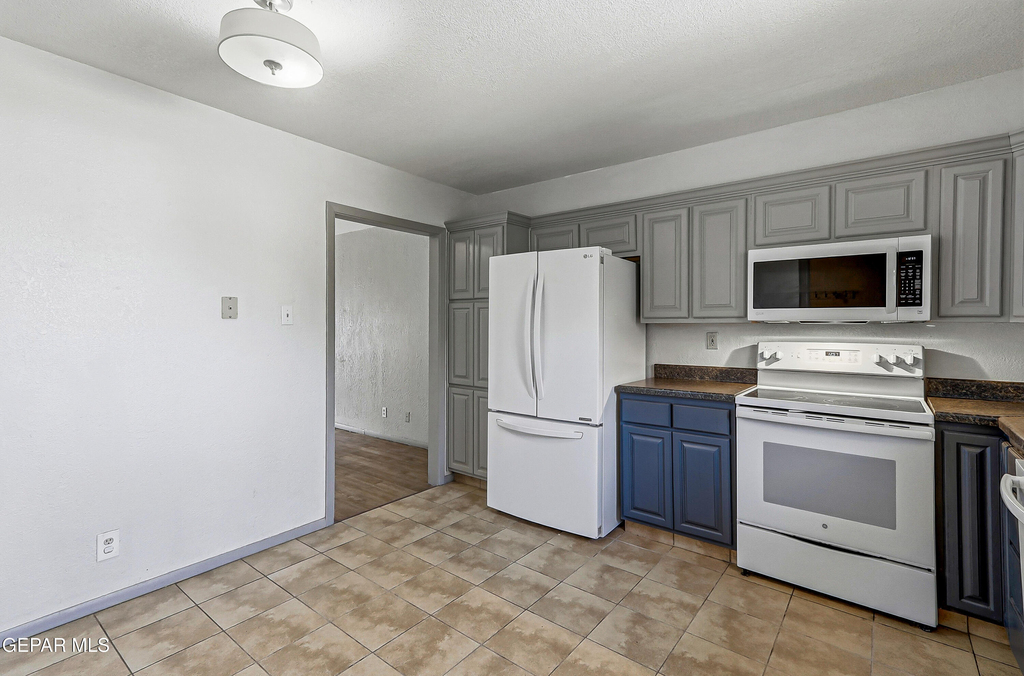 4433 N Stanton Street - Photo 50