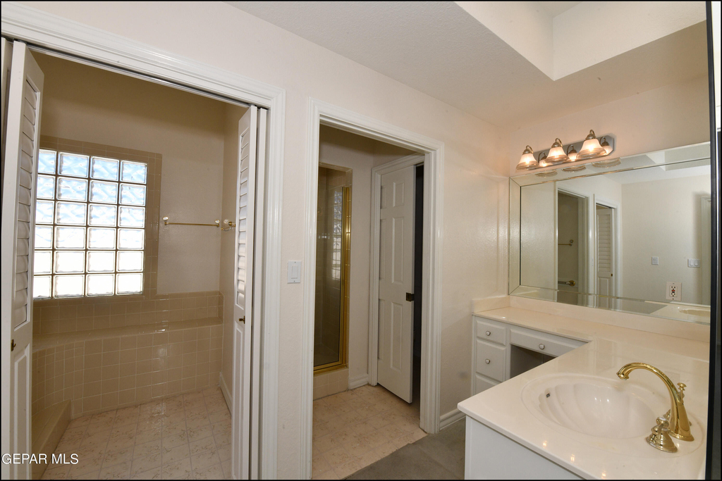 1004 Los Jardines Circle - Photo 24