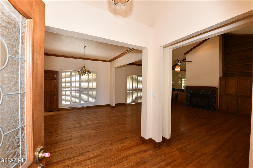 1004 Los Jardines Circle - Photo 3