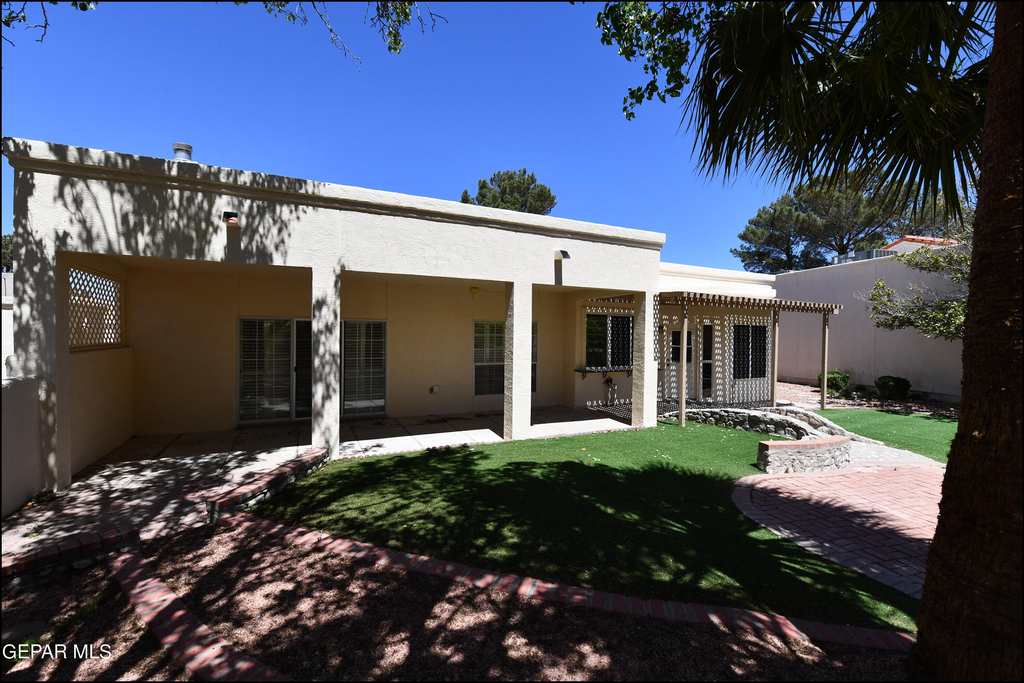 1004 Los Jardines Circle - Photo 32