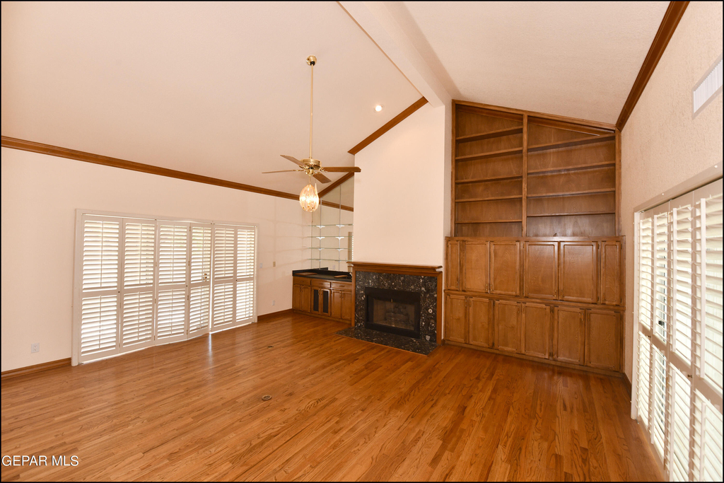 1004 Los Jardines Circle - Photo 4