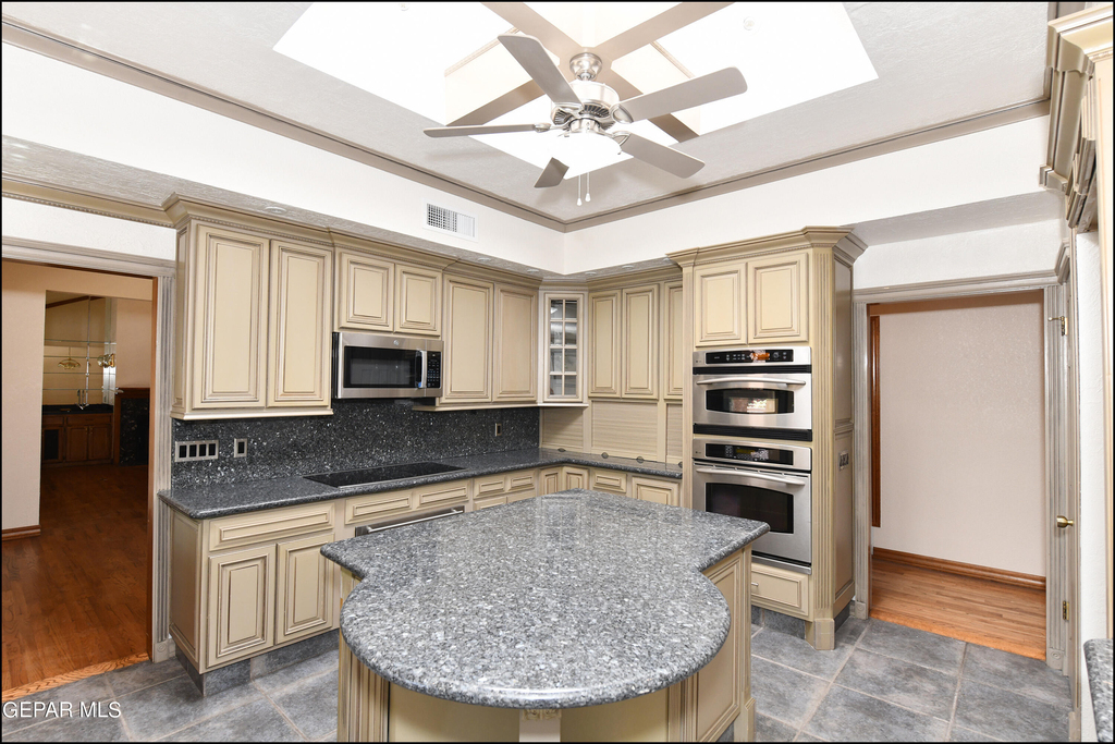 1004 Los Jardines Circle - Photo 12