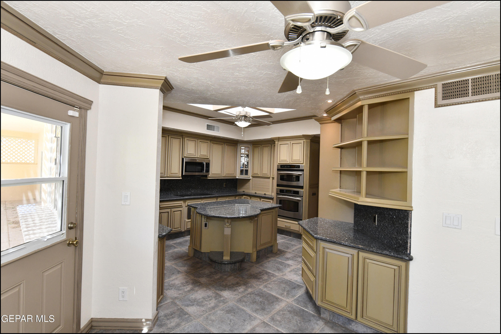 1004 Los Jardines Circle - Photo 18