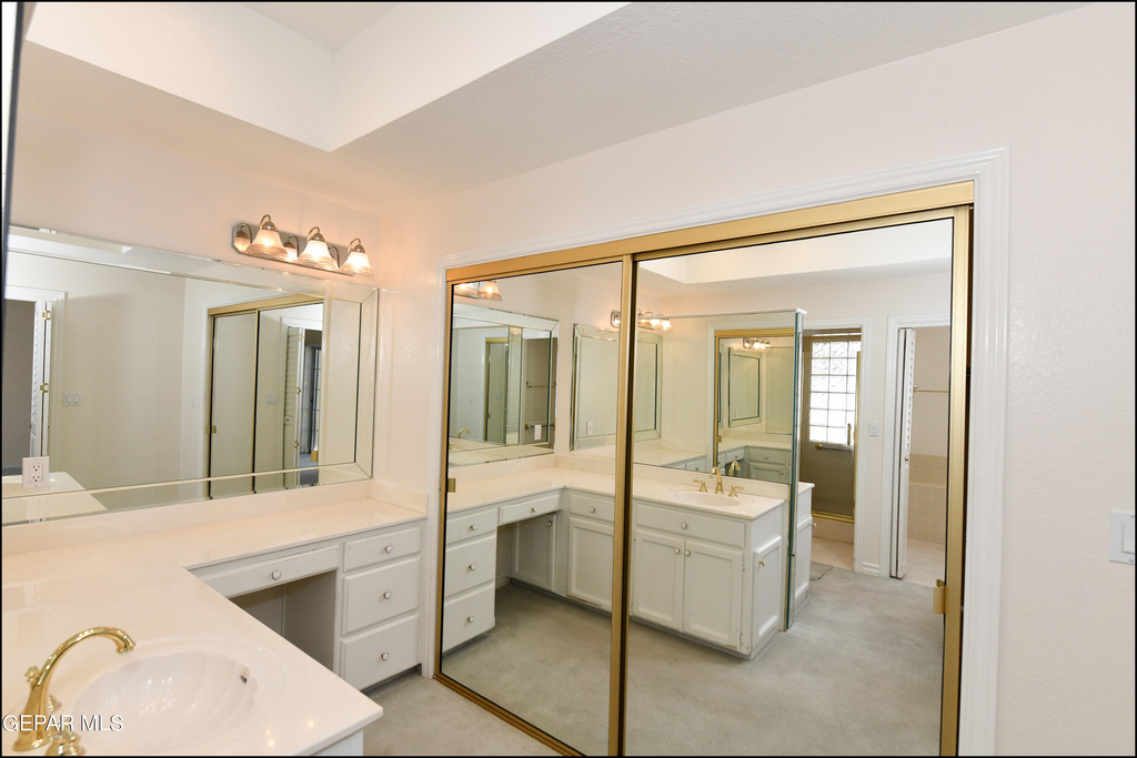 1004 Los Jardines Circle - Photo 21