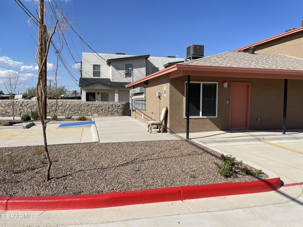 445 Gallagher Street - Photo 2