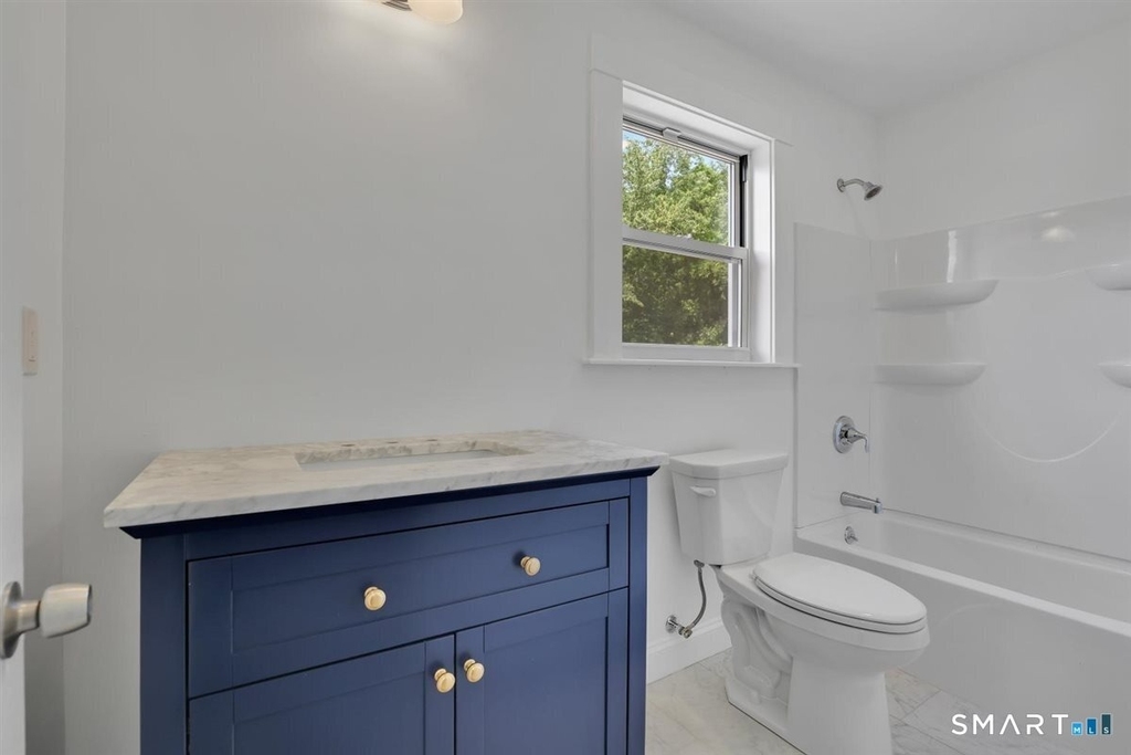 672 Main Street - Photo 9