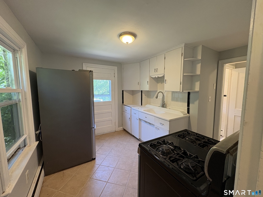 220 School Street - Photo 5