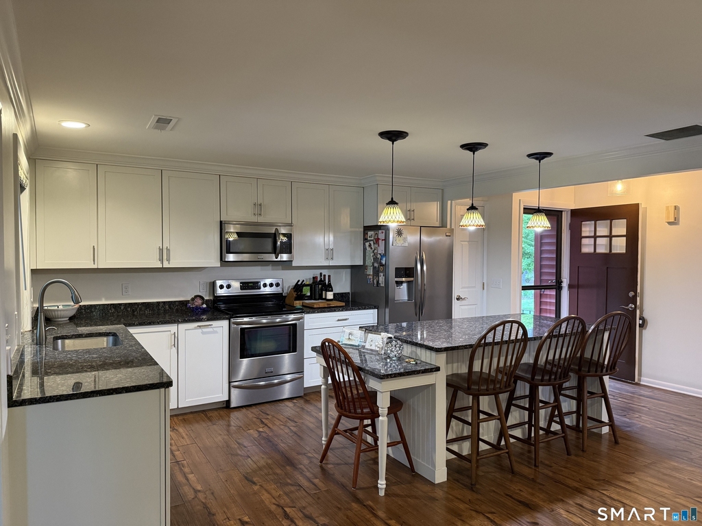 139 Hollister Way - Photo 1