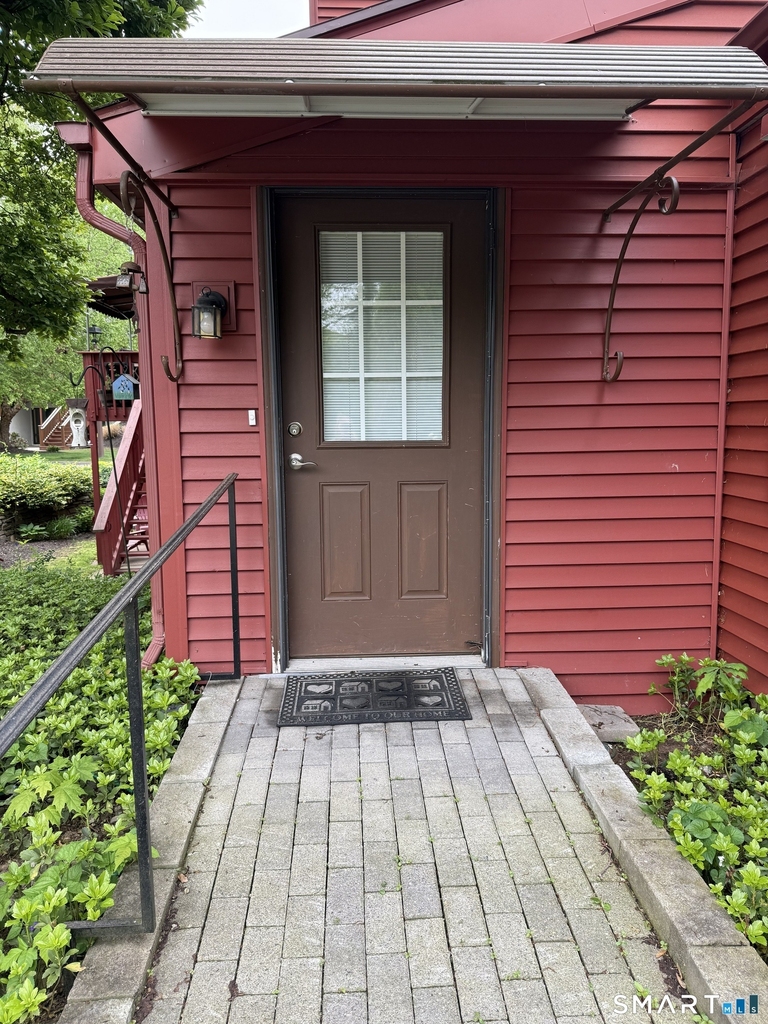139 Hollister Way - Photo 0