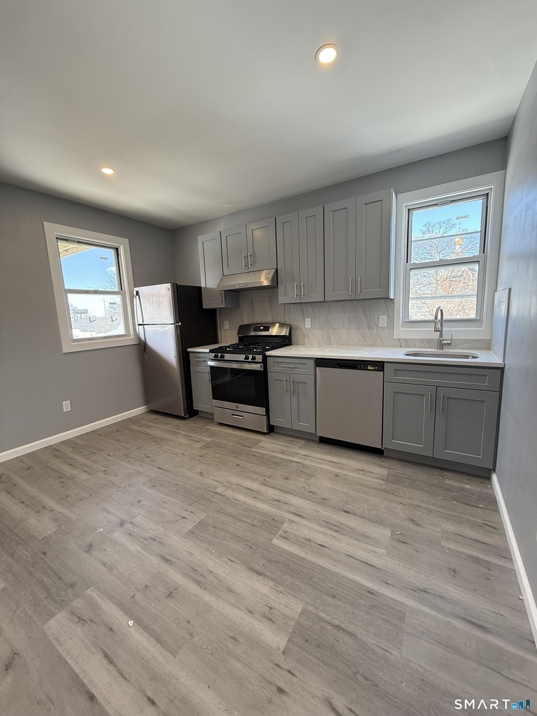 1639 South Avenue - Photo 3