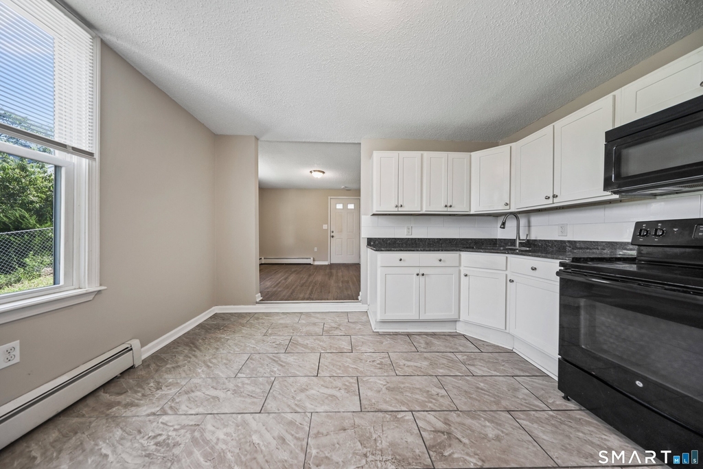 19 Hawkins Street - Photo 2