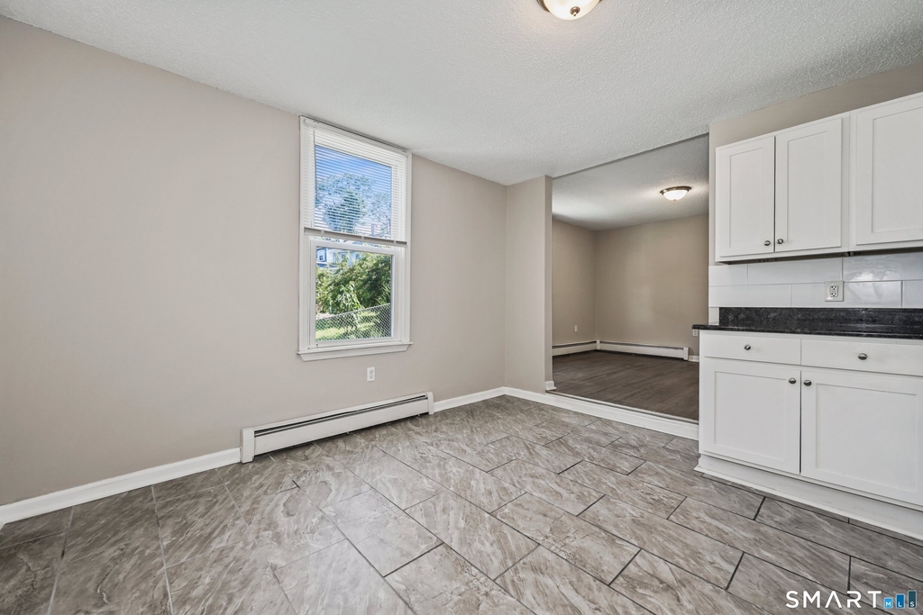 19 Hawkins Street - Photo 5