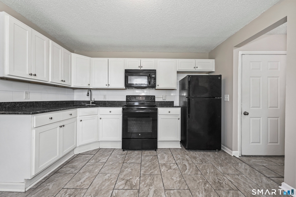 19 Hawkins Street - Photo 3