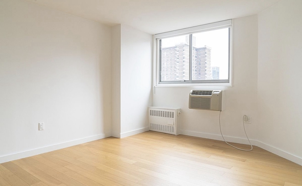 484 2nd Avenue - Photo 0