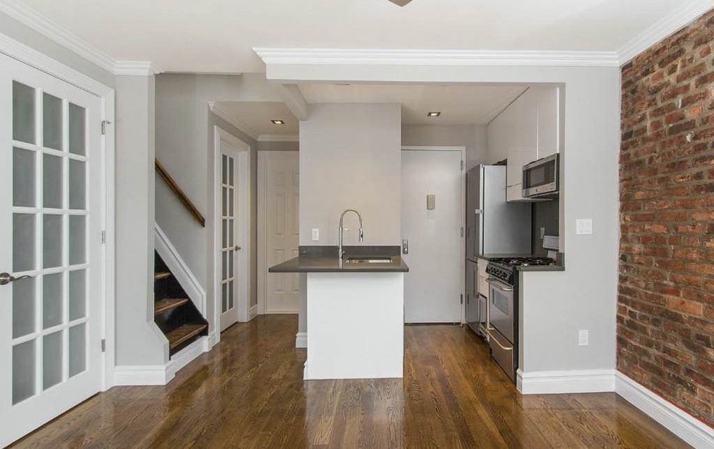 68 Clinton Street - Photo 1