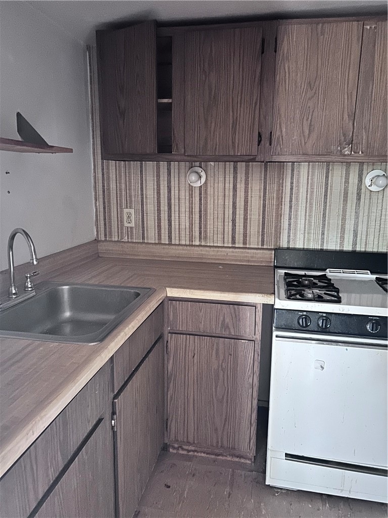 5807 Bartlett St - Photo 3