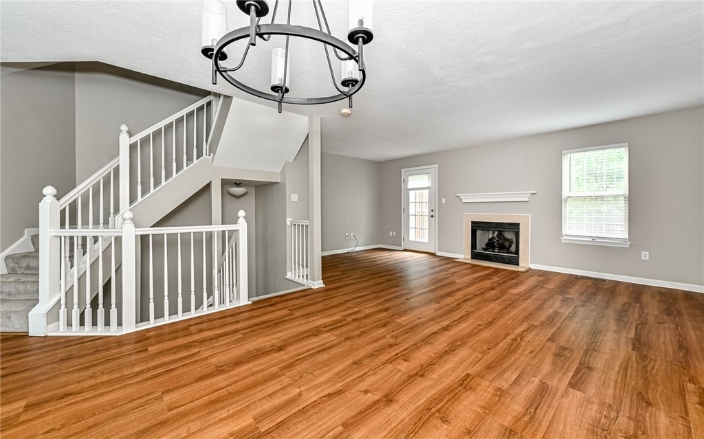 229 Hillvue Dr - Photo 4