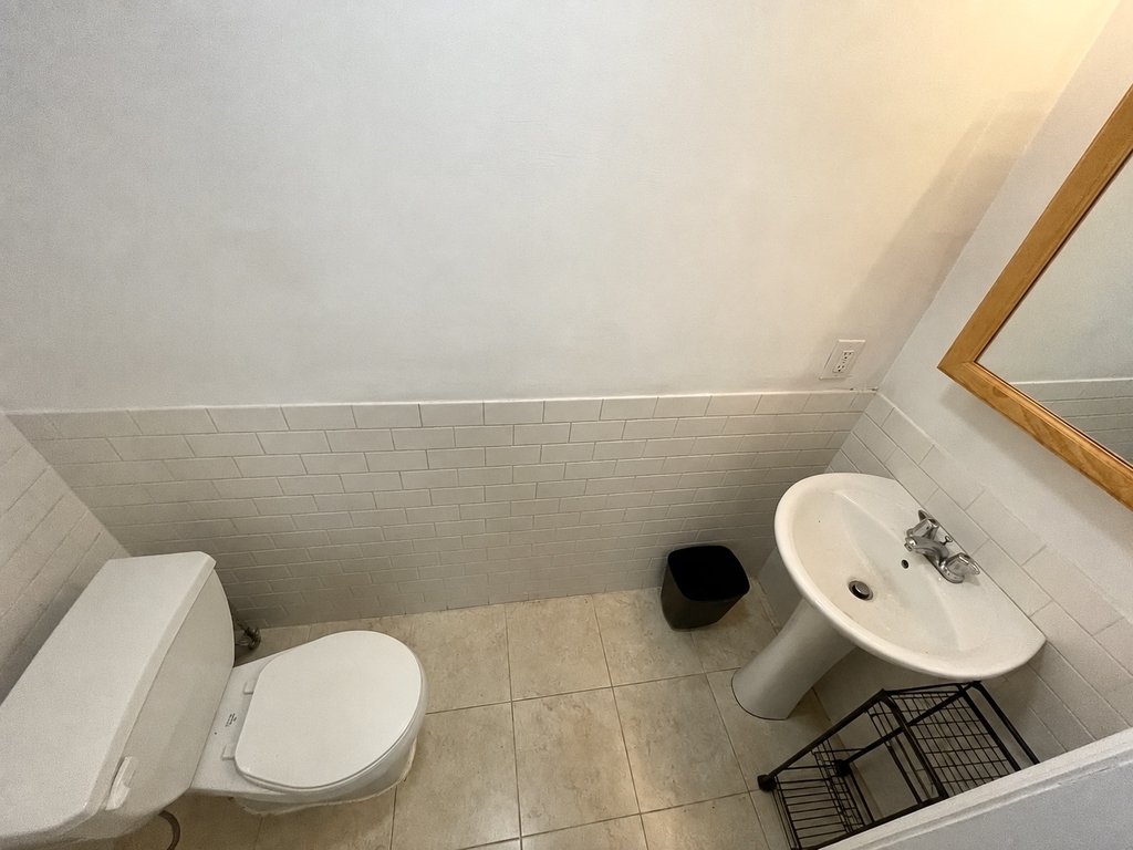 1395 Greene Avenue - Photo 12
