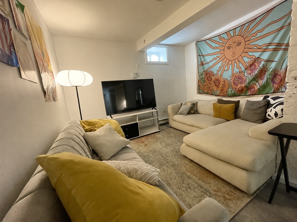 1395 Greene Avenue - Photo 9