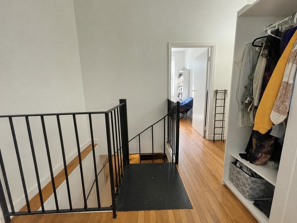 1395 Greene Avenue - Photo 7