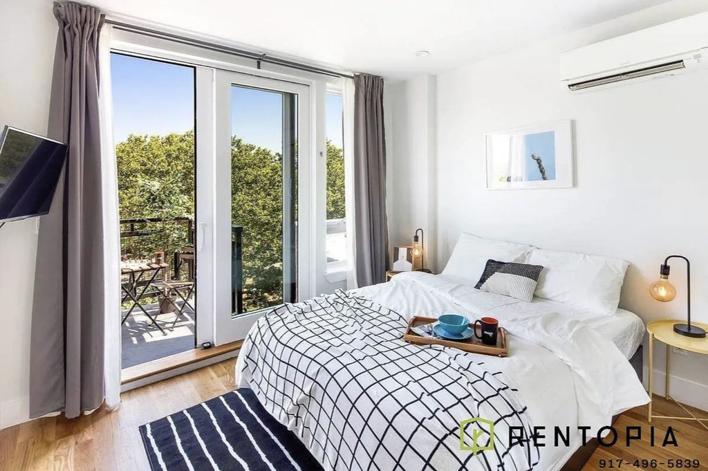 854 Metropolitan Avenue - Photo 2
