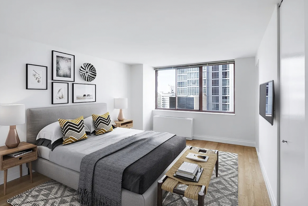  West 52nd Street - Photo 1