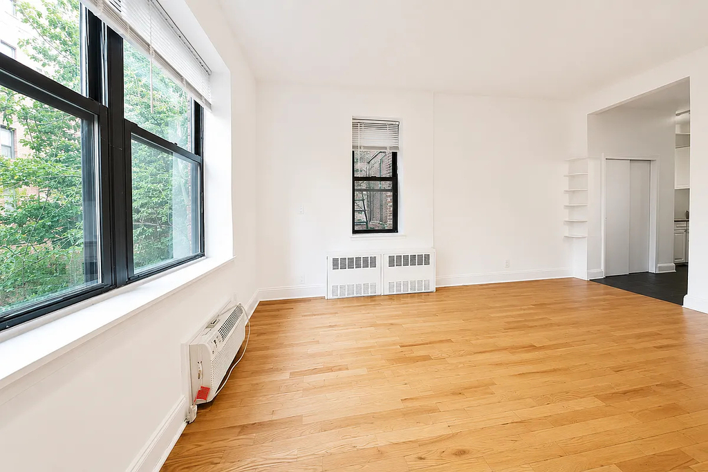 East 10th Street and 1st Avenue  - Photo 0