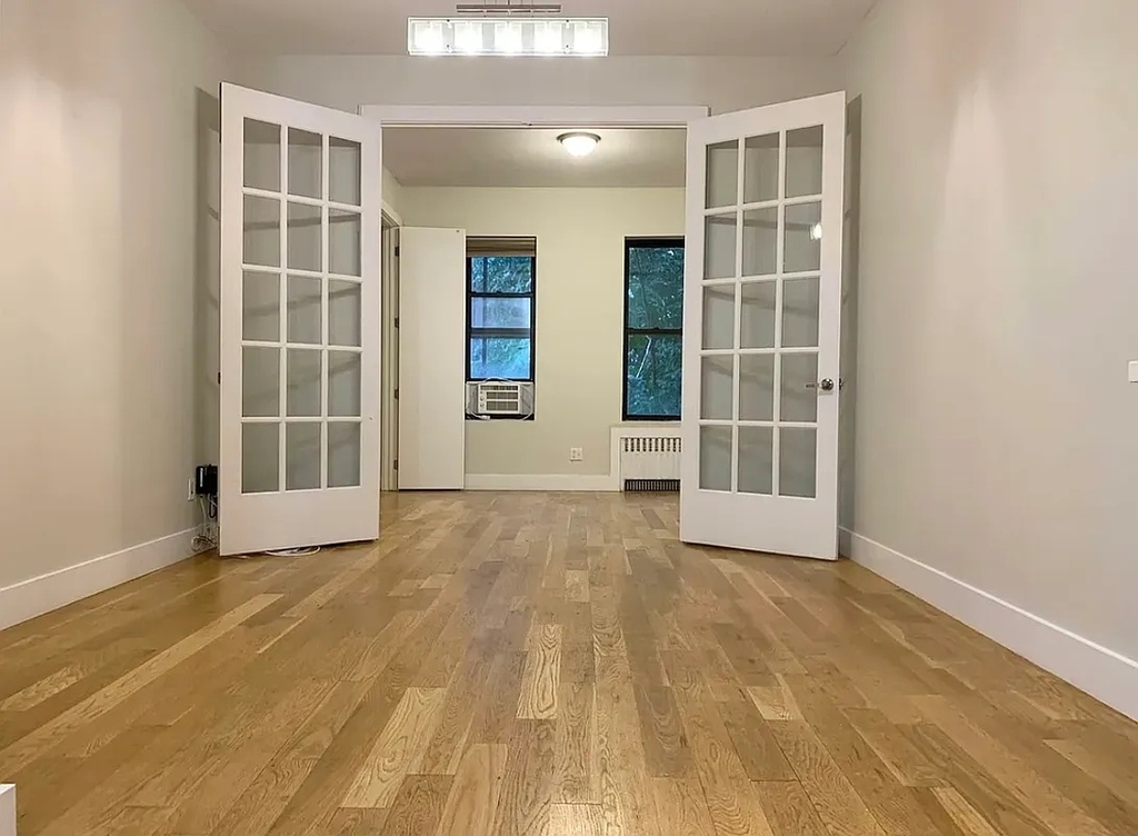 338 Melrose Street - Photo 2