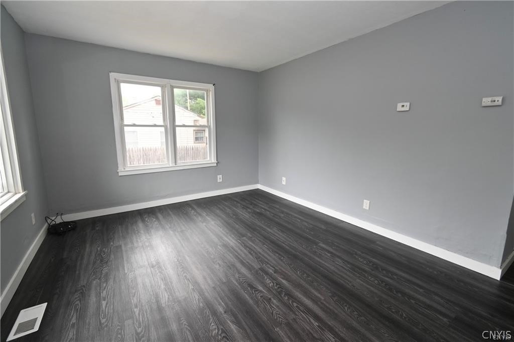 5854 Reis Drive - Photo 3