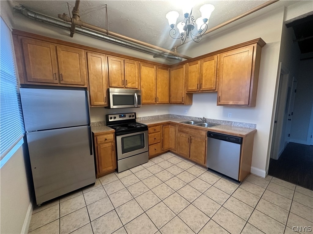 617 E Hiawatha Boulevard - Photo 2