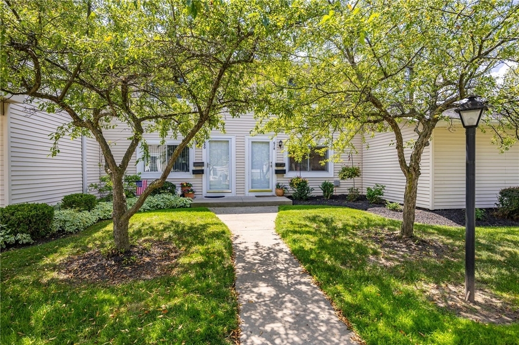 678 Eastbrooke Lane - Photo 0