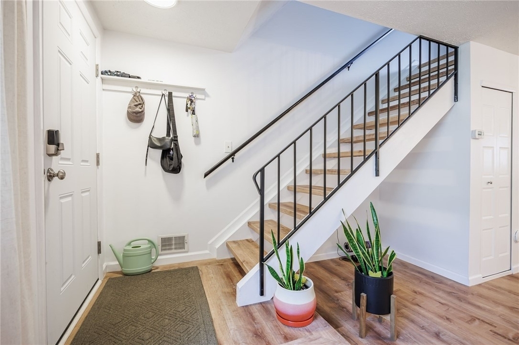 678 Eastbrooke Lane - Photo 2