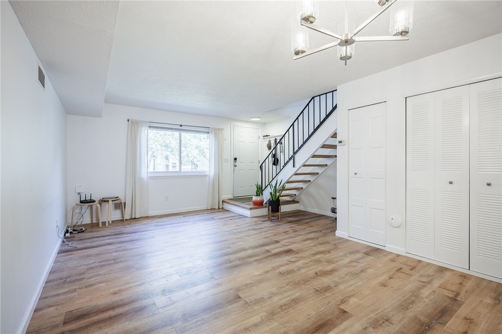 678 Eastbrooke Lane - Photo 5