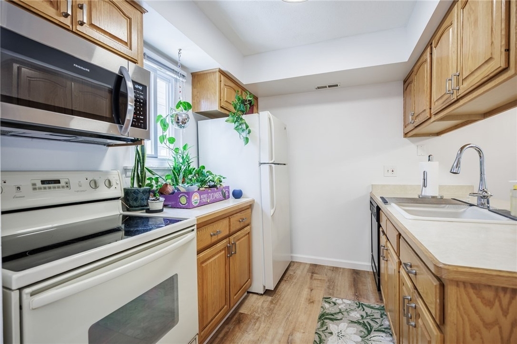 678 Eastbrooke Lane - Photo 9