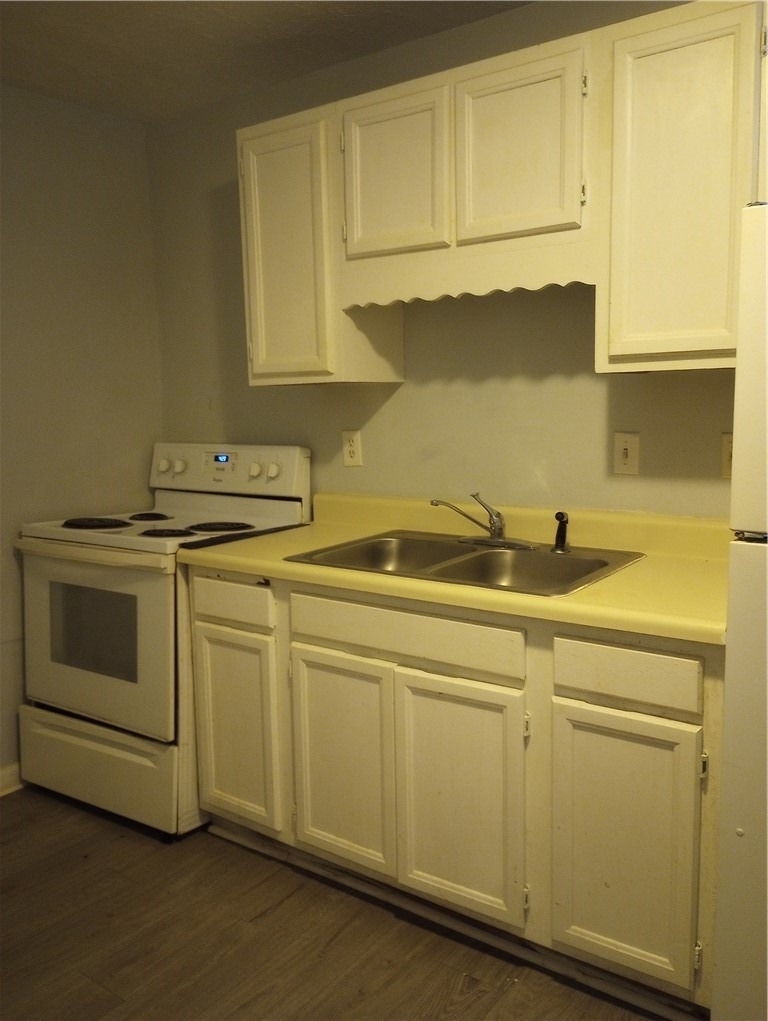 410 Linden Place - Photo 8