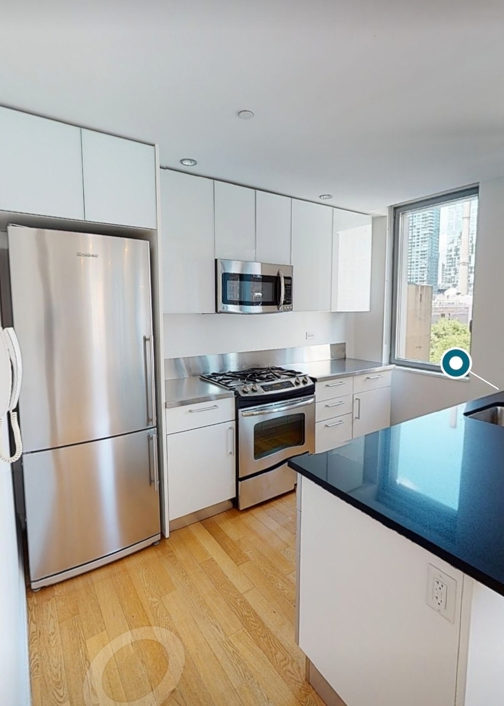 550 West 54th Street - Photo 6