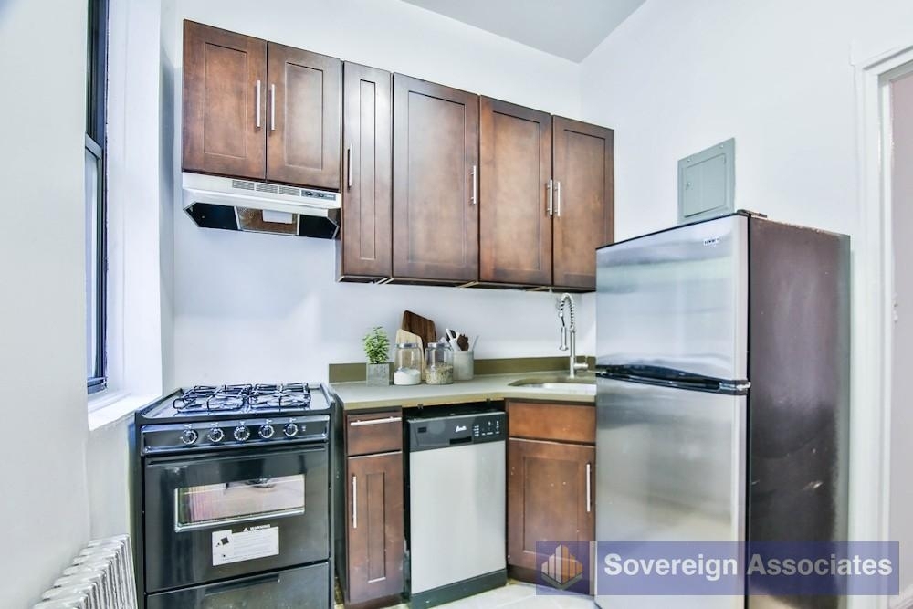 156 East 85th Street - Photo 1