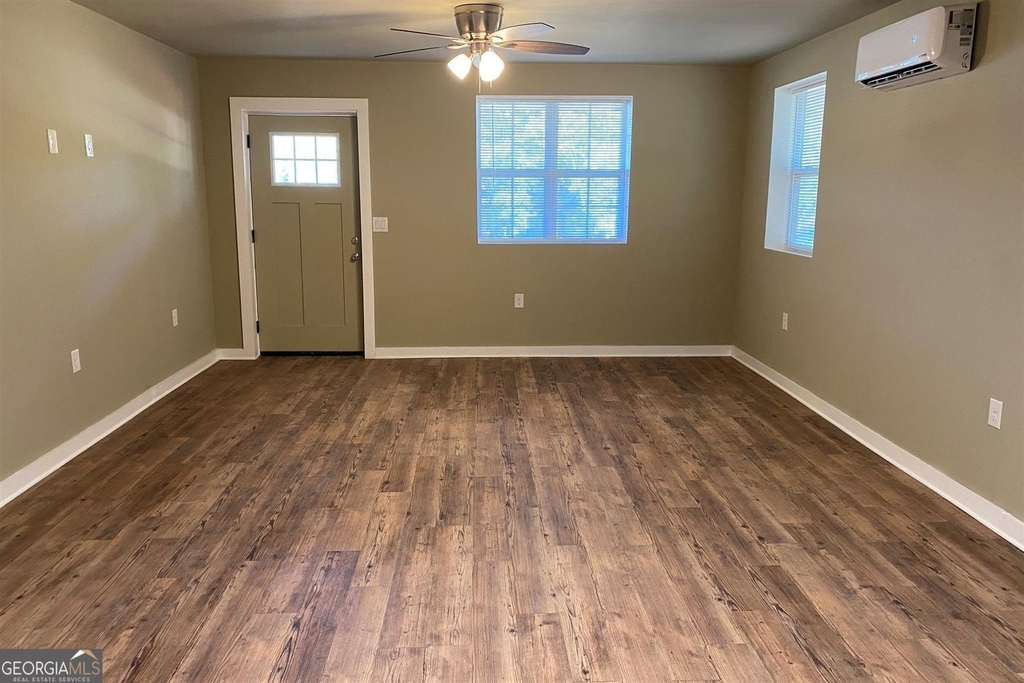 206 Sorrells Street - Photo 3