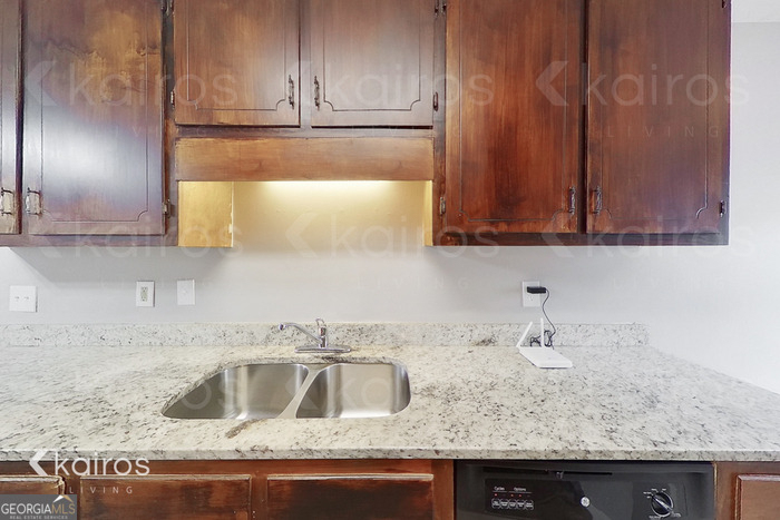 150 Deer Parkway - Photo 5