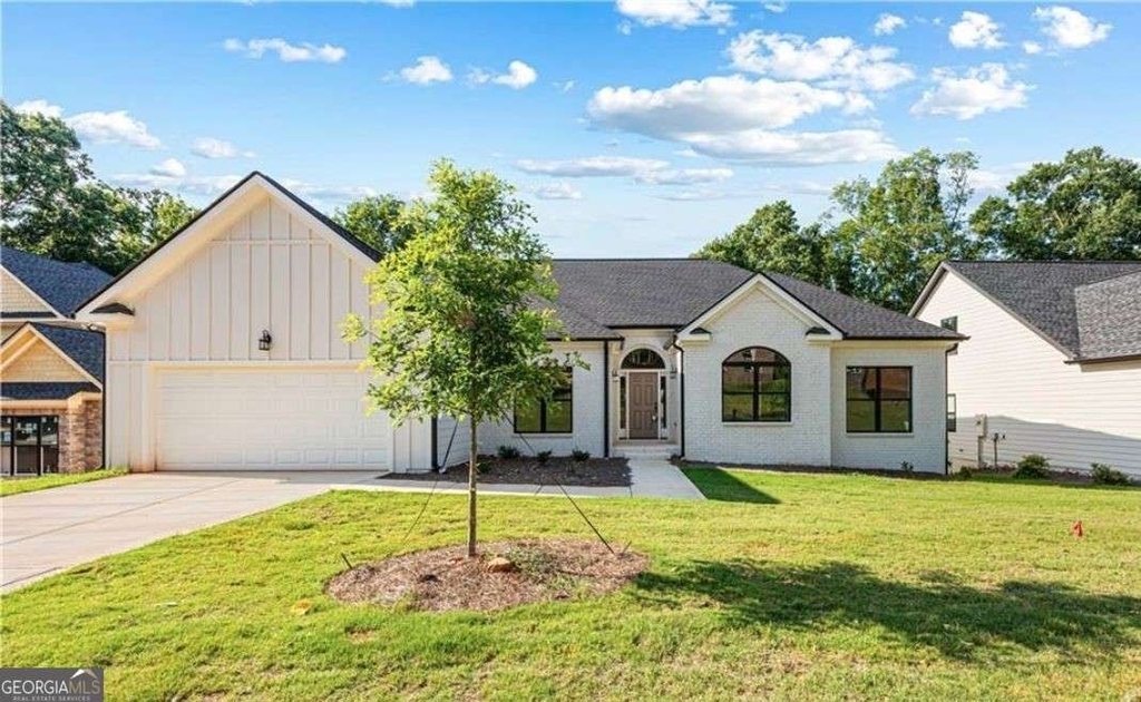 400 Ansley Drive - Photo 0
