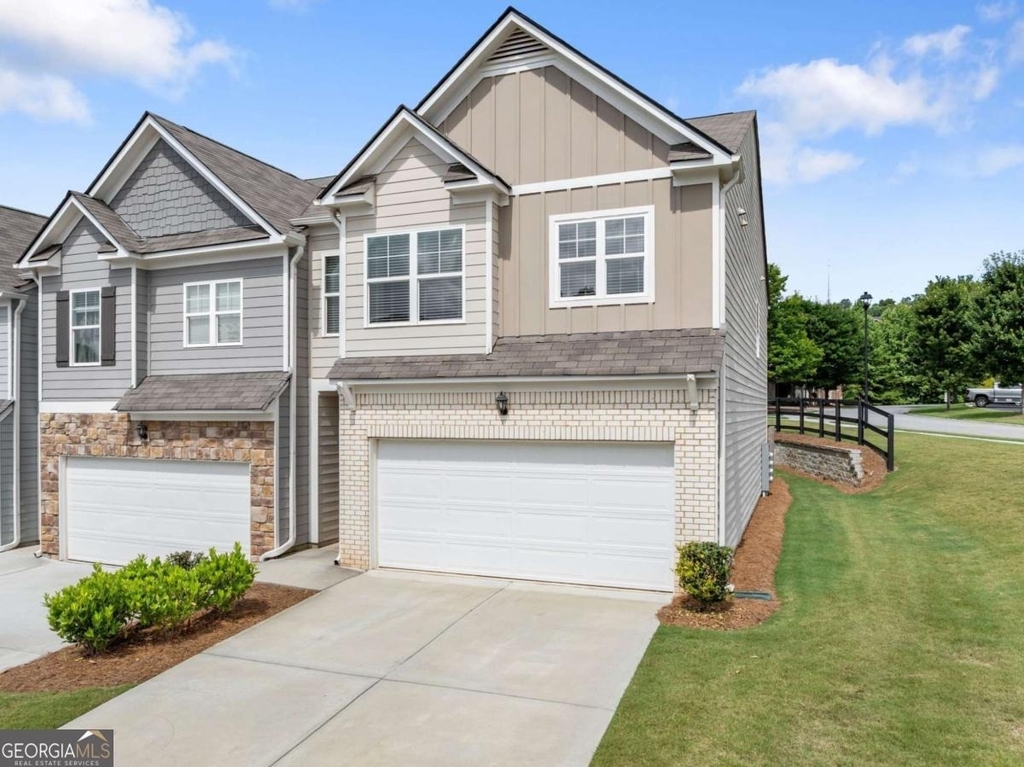300 Stoneybrook Court - Photo 2