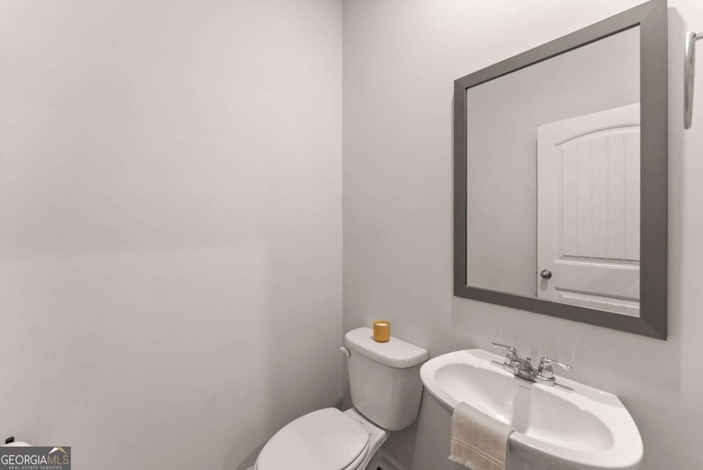 300 Stoneybrook Court - Photo 4